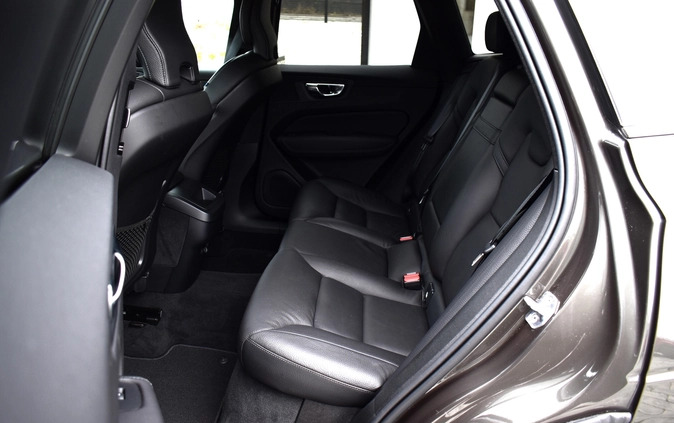 Volvo XC 60 cena 117900 przebieg: 142000, rok produkcji 2020 z Kielce małe 254